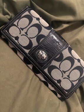 Coach Black & Khaki Signature Canvas Trifold Wallet